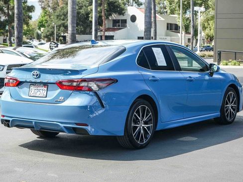 Used 2024 Toyota Camry SE w/ Cold Weather Package FWD image 6