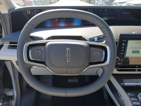 New 2026 Lincoln Nautilus Premier image 23
