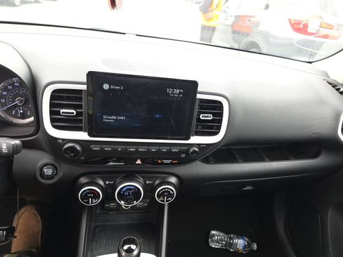 Used 2022 Hyundai Venue Limited w/ Cargo Package FWD image 15
