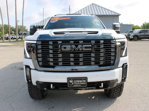 Used 2024 GMC Sierra 3500 Denali Ultimate AWD/4WD image 2