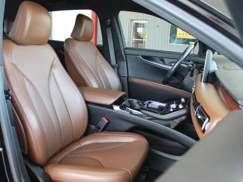 Used 2023 Lincoln Nautilus Reserve w/ Monochromatic Package image 13