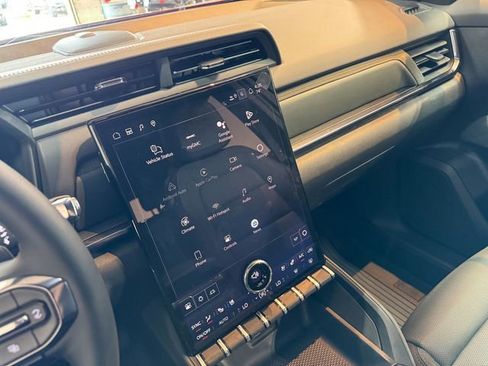 New 2026 GMC Terrain AT4 w/ Convenience Package III image 39