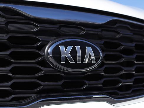 Used 2020 Kia Sorento EX image 35