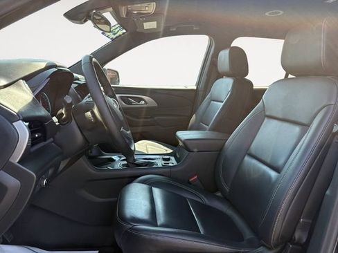 Used 2023 Chevrolet Traverse LT AWD/4WD image 9