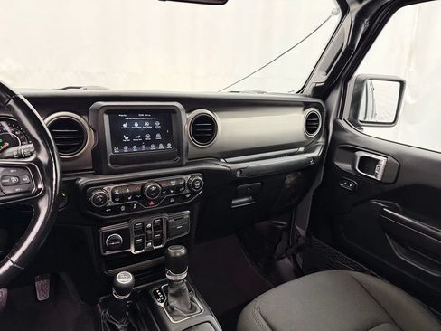 Used 2021 Jeep Gladiator Sport AWD/4WD image 16