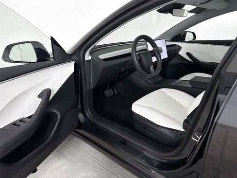 Used 2024 Tesla Model 3 Long Range RWD image 3
