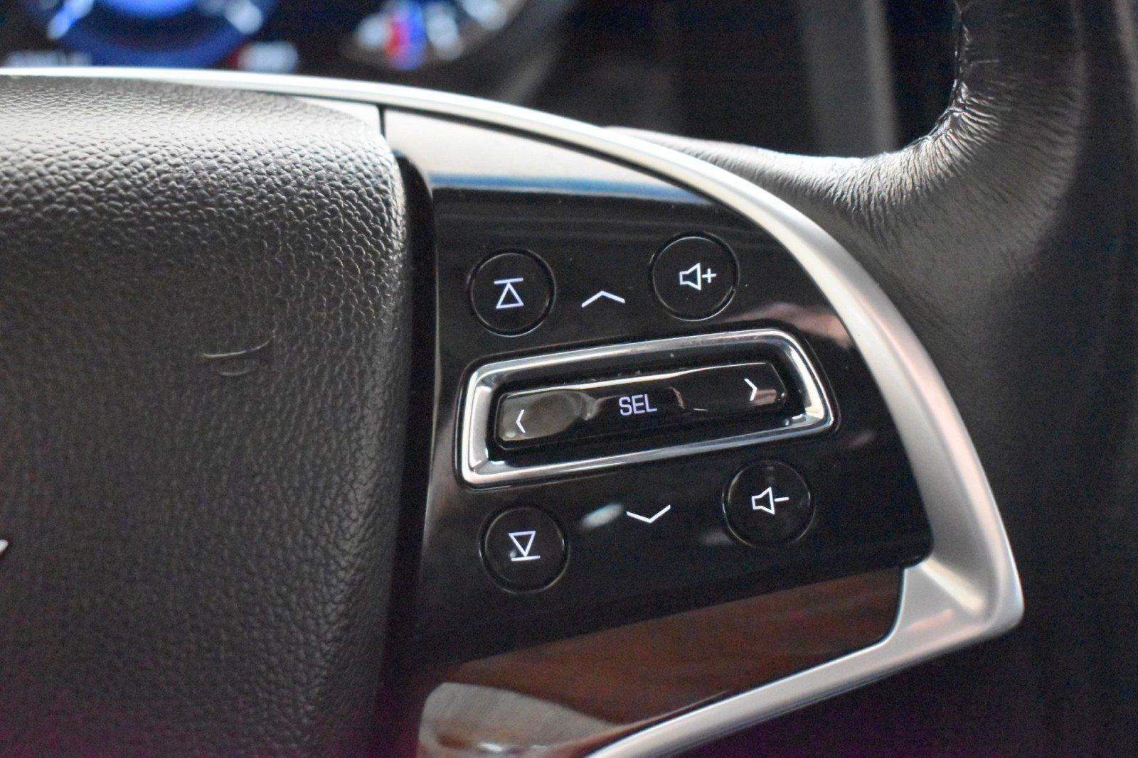 Used 2018 Cadillac Escalade Luxury AWD/4WD image 14