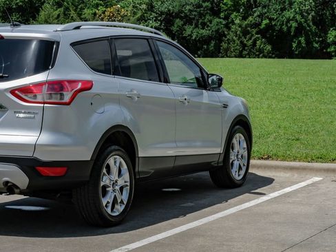 Used 2015 Ford Escape Titanium FWD image 13
