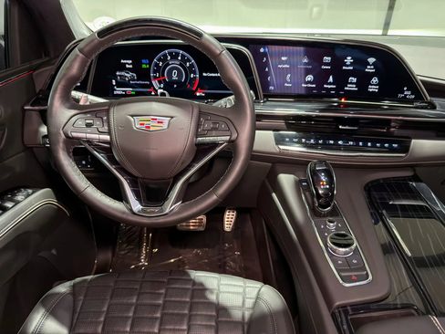 Used 2024 Cadillac Escalade V AWD/4WD image 20