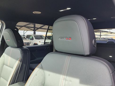 New 2026 GMC Acadia AT4 w/ Luxury Package image 17