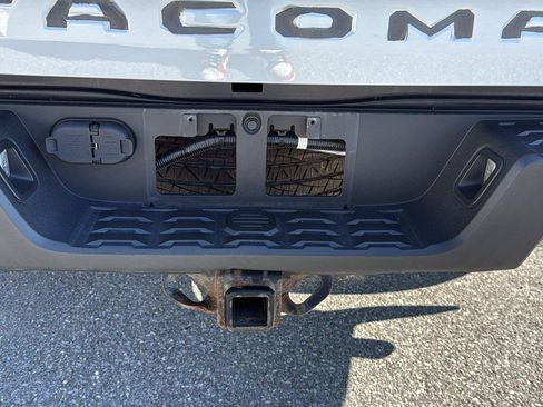 Used 2019 Toyota Tacoma SR5 AWD/4WD image 23