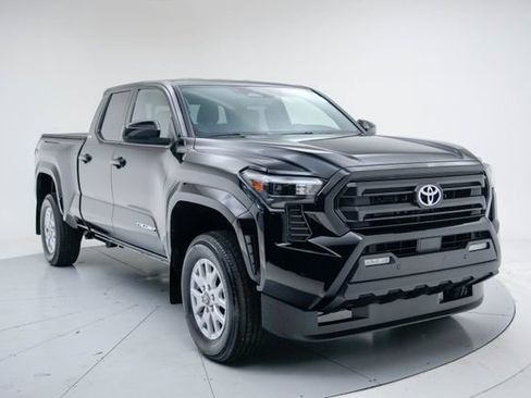 Used 2025 Toyota Tacoma SR5 AWD/4WD image 10