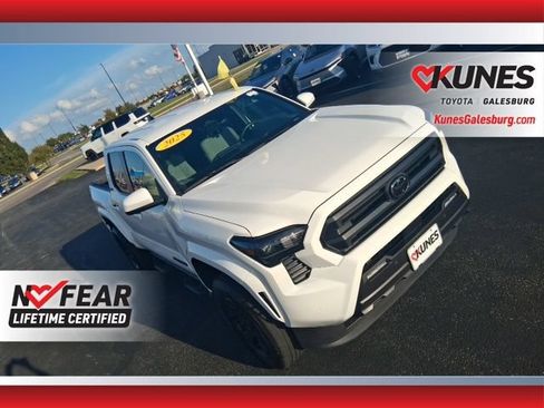 Used 2025 Toyota Tacoma SR5 AWD/4WD image 1
