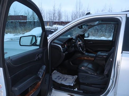 Used 2015 Chevrolet Suburban LTZ image 8