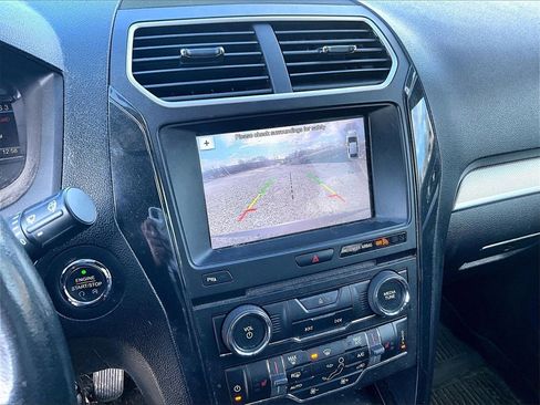 Used 2017 Ford Explorer XLT w/ Equipment Group 202A image 18