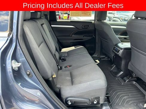 Used 2019 Toyota Highlander LE FWD image 19