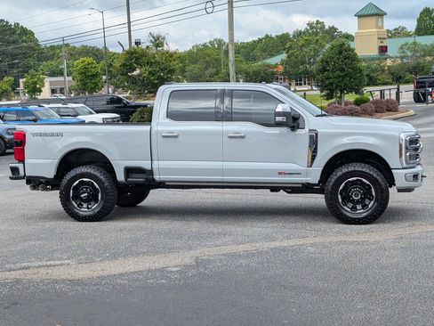 Certified 2026 Ford F250 Platinum w/ Platinum Plus Package AWD/4WD image 8