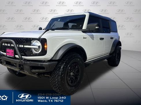 Used 2022 Ford Bronco Wildtrak image 2