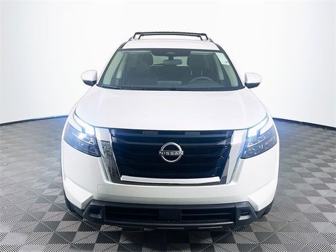 New 2025 Nissan Pathfinder SV image 3