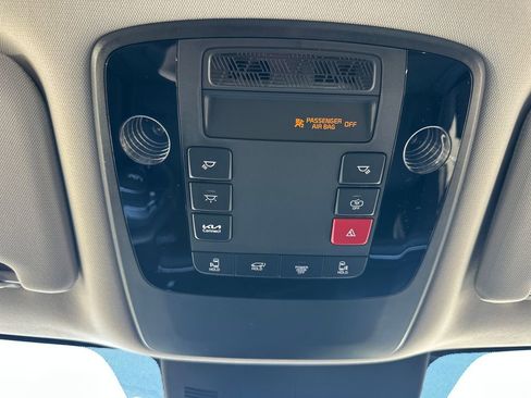 New 2026 Kia Carnival EX FWD image 32