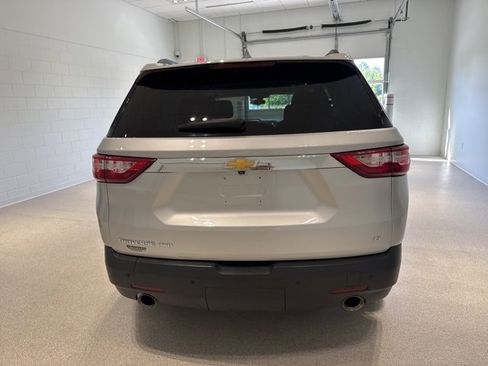 Used 2021 Chevrolet Traverse LT image 5