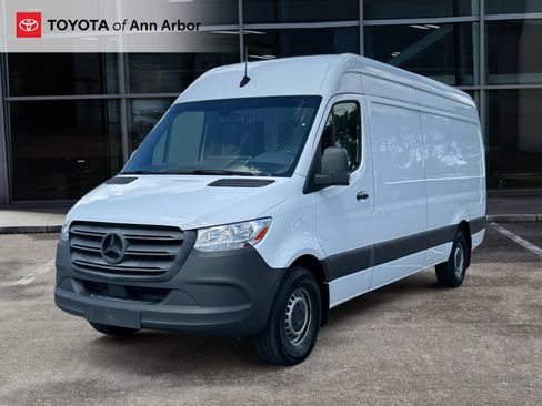 Used 2022 Mercedes-Benz Sprinter 2500 image 7