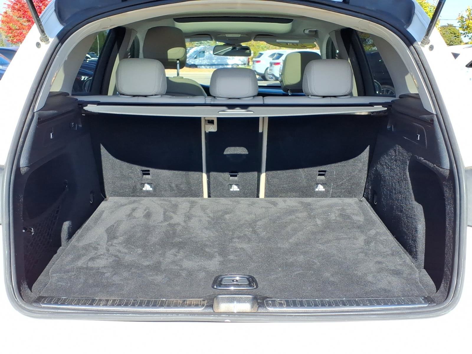Used 2019 Mercedes-Benz GLC 300 4MATIC image 10