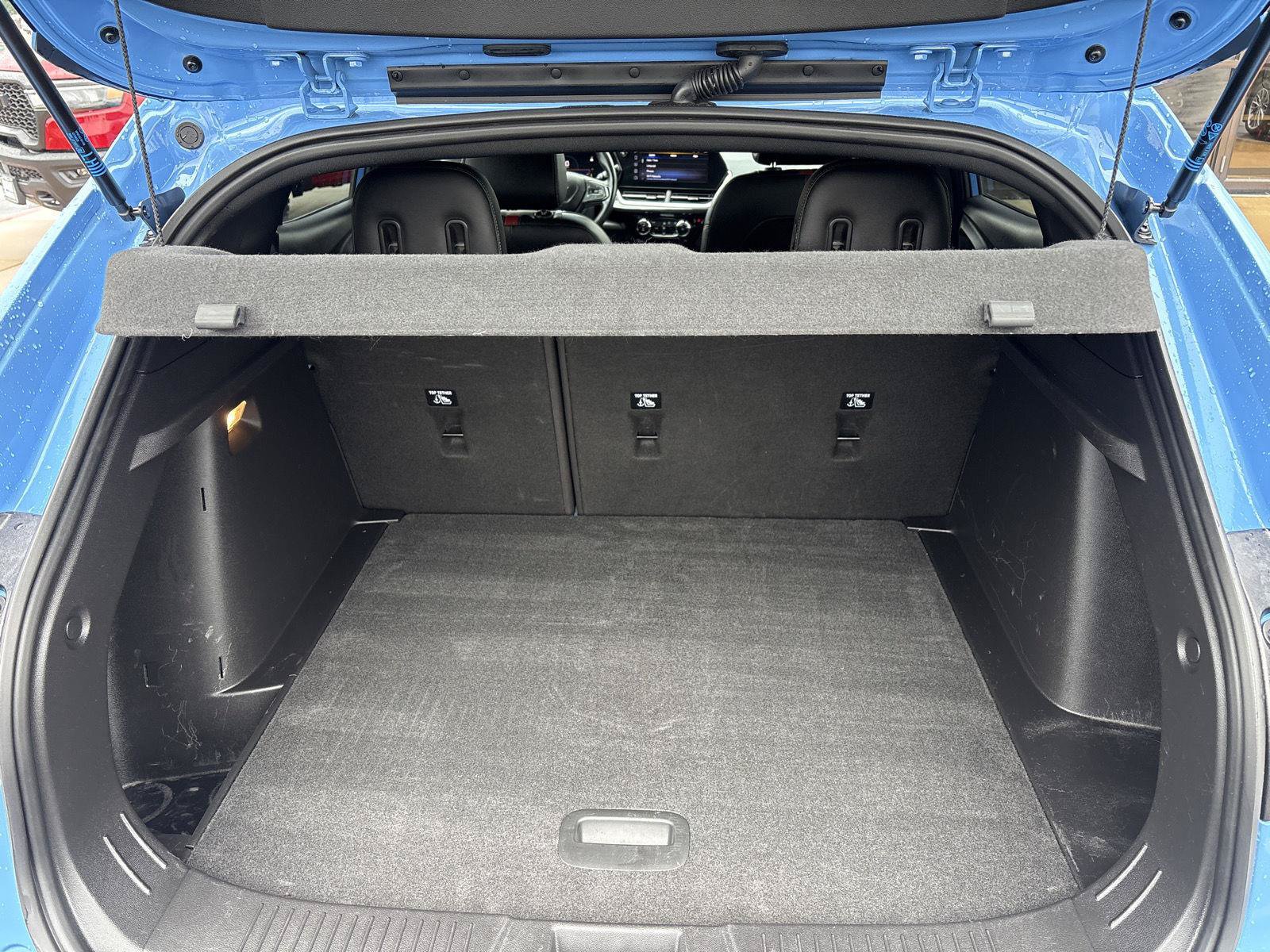 Used 2024 Chevrolet Trax RS w/ Sunroof Package FWD image 11
