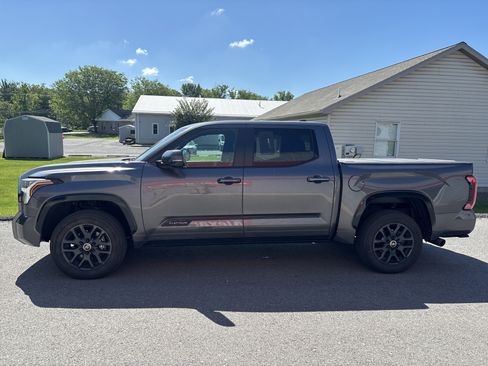 Used 2024 Toyota Tundra Platinum AWD/4WD image 6
