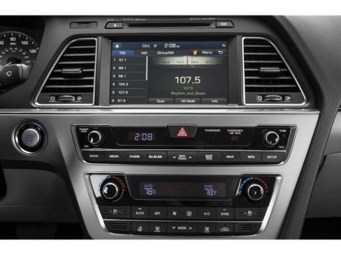 Used 2015 Hyundai Sonata Limited w/ Option Group 06 FWD image 13