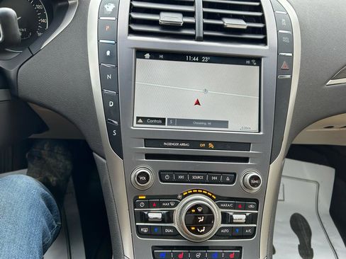 Used 2017 Lincoln MKZ Reserve w/ Climate Package image 23