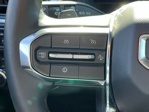 Used 2025 GMC Yukon XL Denali AWD/4WD image 20