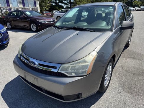 Used 2009 Ford Focus SE image 2