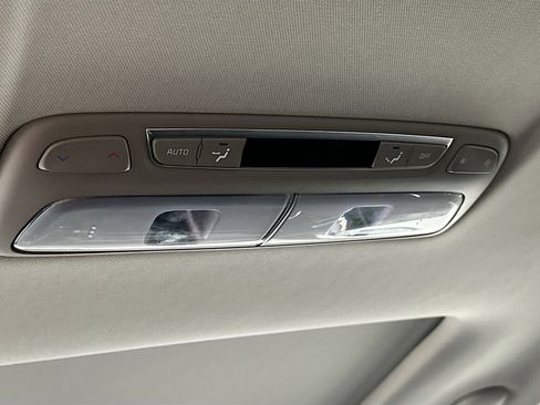 Used 2025 Kia Telluride S FWD image 28