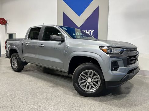 Used 2024 Chevrolet Colorado LT w/ LT Convenience Package AWD/4WD image 2
