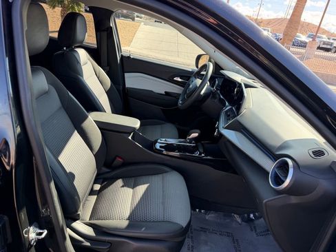 Used 2024 Chevrolet Trax LT image 13