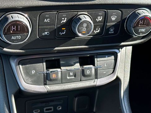 Certified 2022 GMC Terrain AT4 w/ Infotainment Package II image 21