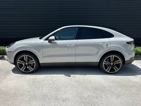 Certified 2023 Porsche Cayenne Platinum Edition AWD/4WD image 2