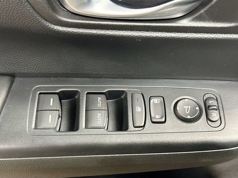 Used 2024 Honda CR-V EX image 17