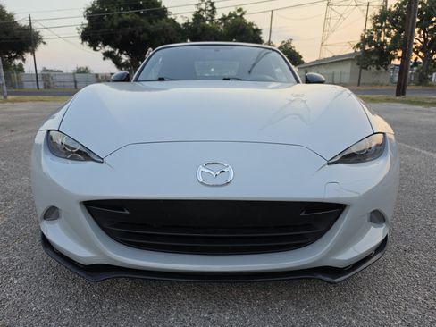Used 2016 MAZDA MX-5 Miata Club RWD image 2