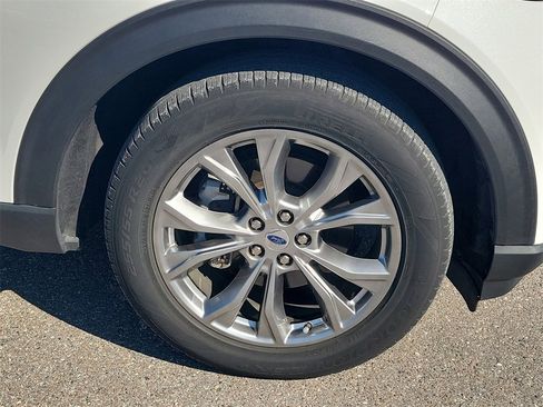 Used 2022 Ford Explorer Limited w/ Equipment Group 301A image 6