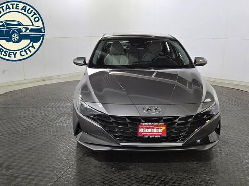 Used 2023 Hyundai Elantra Limited FWD image 2