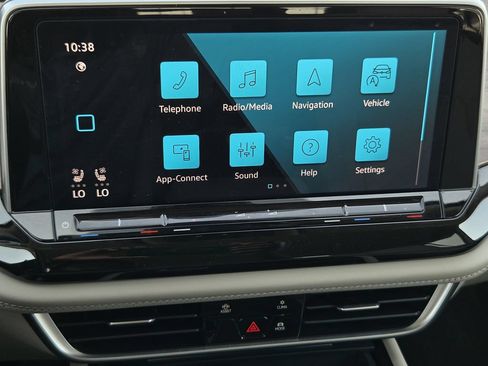 Used 2025 Volkswagen Atlas SE FWD image 14