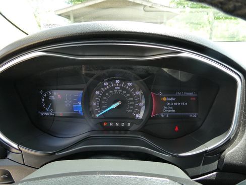 Used 2019 Ford Fusion Titanium AWD/4WD image 14