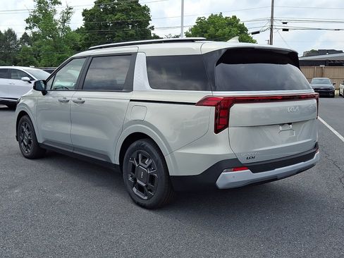New 2026 Kia Carnival EX FWD image 4