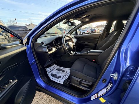 Used 2018 Toyota C-HR XLE FWD image 24