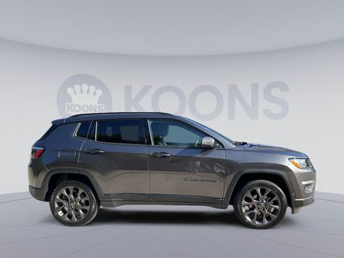 Used 2021 Jeep Compass Latitude w/ Sun and Sound Group AWD/4WD image 8