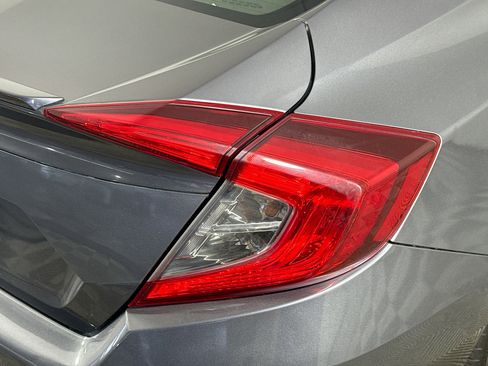 Used 2018 Honda Civic EX-T image 34