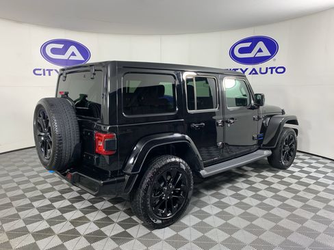 Used 2021 Jeep Wrangler Unlimited Sahara AWD/4WD image 3