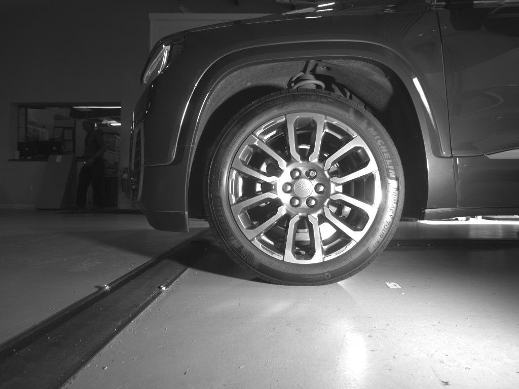 Used 2020 GMC Acadia Denali w/ Technology Package FWD image 8